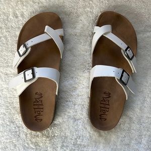 Women’s Sandals size 6. Brand New. Never Worn.